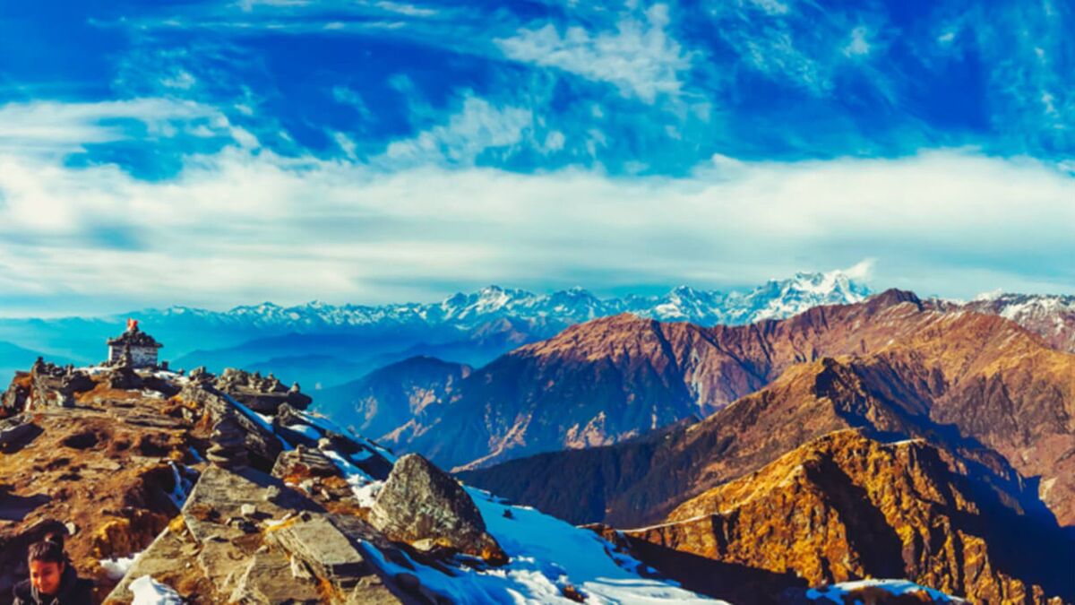 Chopta Heights: Trekking to the Top for Unforgettable Views