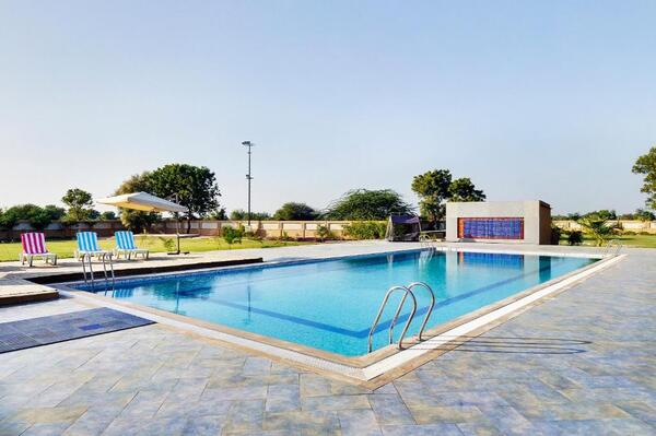 Aarohi Starz Club Resort Swimming Pool