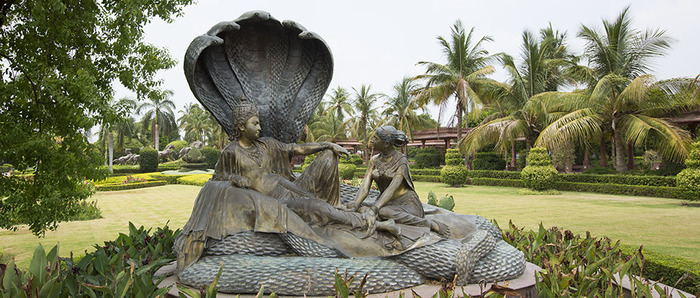 Sculpture at Akshardham temple in Gandhinagar